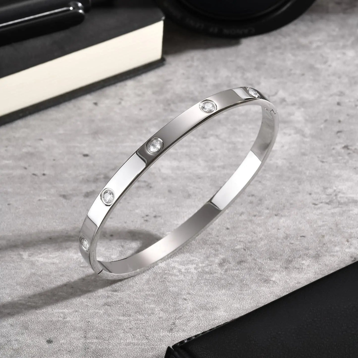 Eterna Cuff